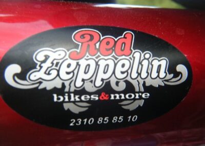 Merci à l’équipe Red Zeppelin pour le service efficace et rapide – Thanks to the Red Zeppelin team for the quick and efficient service