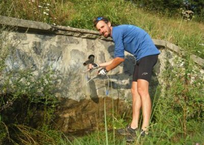 Mountain spring water – Eau de source de montagne