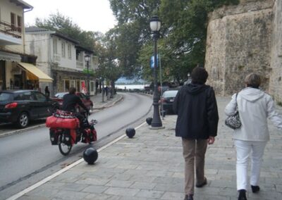 Nous allons au lac pour faire des tours de tandem avant de quitter Ioannina – Going the lake to take tandem tours before leaving Ioannina